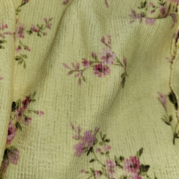 NWT Forever 21 Butter Yellow Top Pink Roses Size 2X On/Off Shoulder Ruffle Neck - Picture 6 of 13